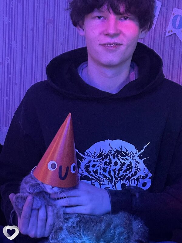 Иван, 18, Усолье-Сибирское — анкета №3826032