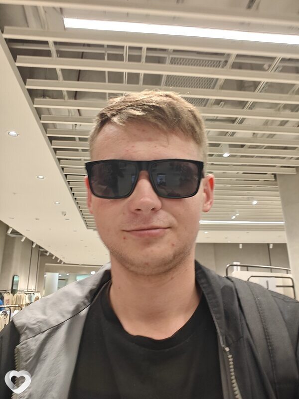 Иван, 18, Калининграде — анкета №3827543