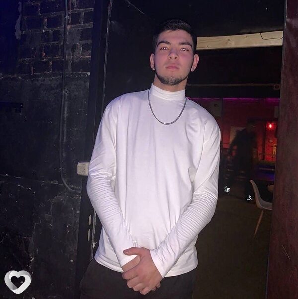 Азамат, 21, Сергиеве Посаде — анкета №3829034