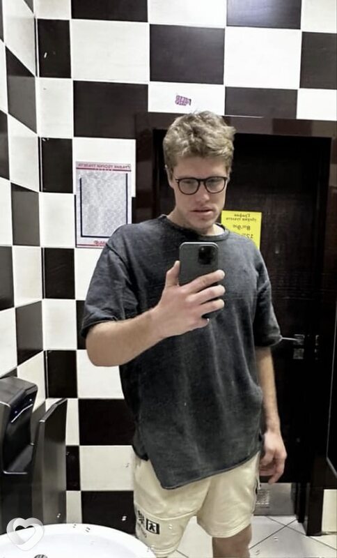Артём, 26, Минске — анкета №3831387