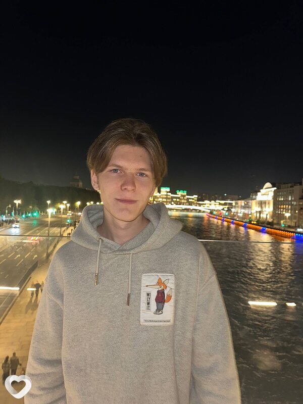 Олег, 20, Москве — анкета №3833766