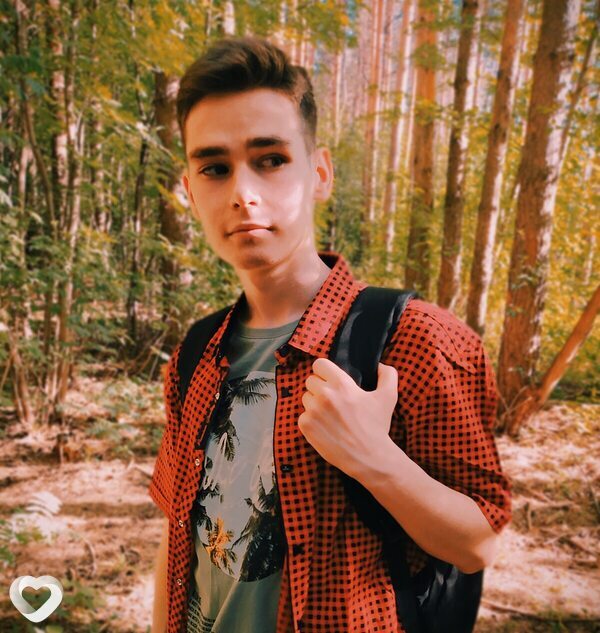 Кирилл, 23, Ижевске — анкета №3833925