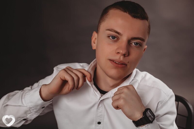 Денис, 19, Брянске — анкета №3835222