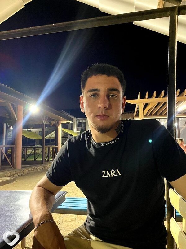 Артем, 22, Астрахани — анкета №3835635