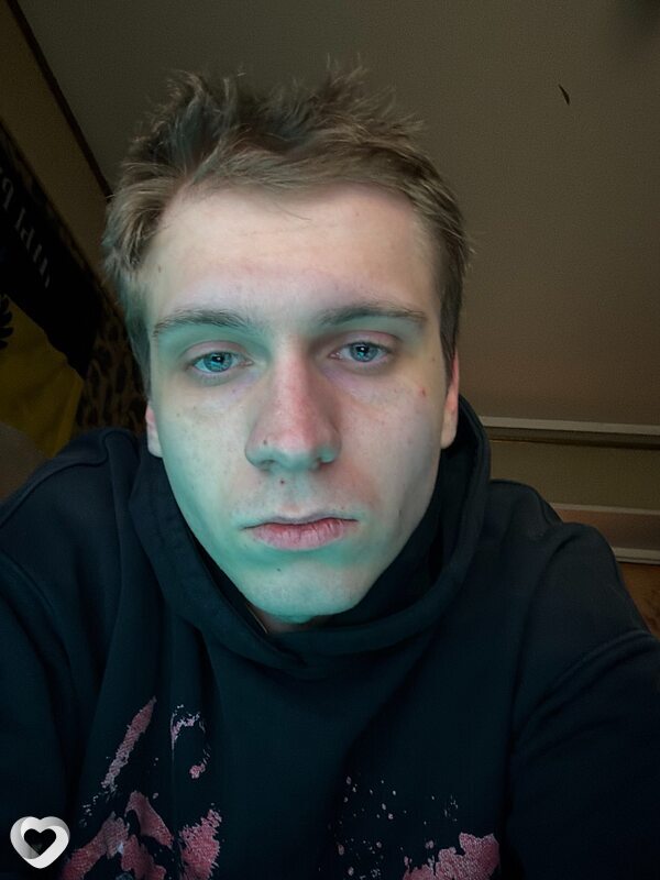 Тимофей, 22, Тюмени — анкета №3837376