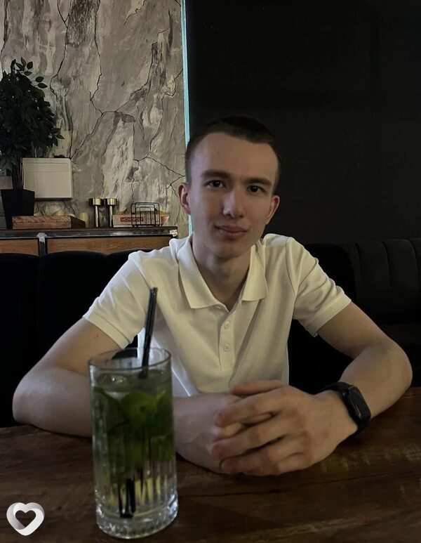 Максим, 23, Саратове — анкета №3837488