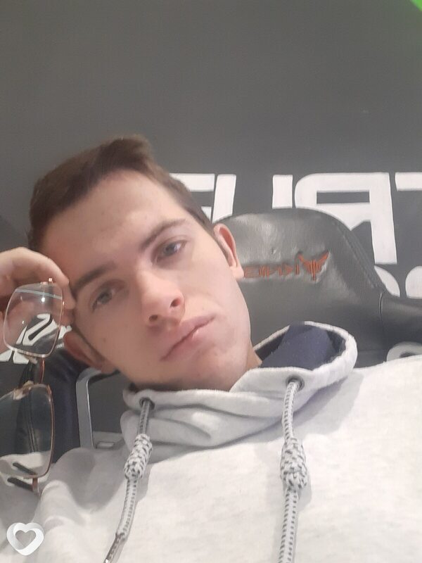 Илья, 21, Миассе — анкета №3837837