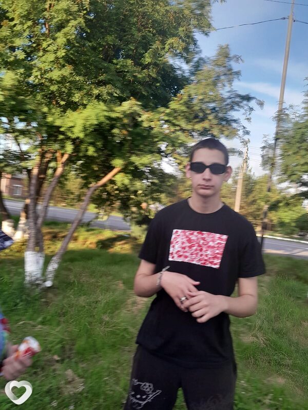 Михаил, 18, Красноярске — анкета №3838205