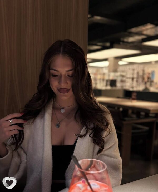 Юля, 21, Москве — анкета №3838341
