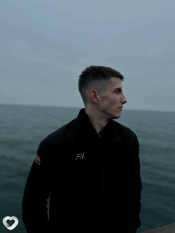 Макс, 18, Новосибирске — анкета №3842963