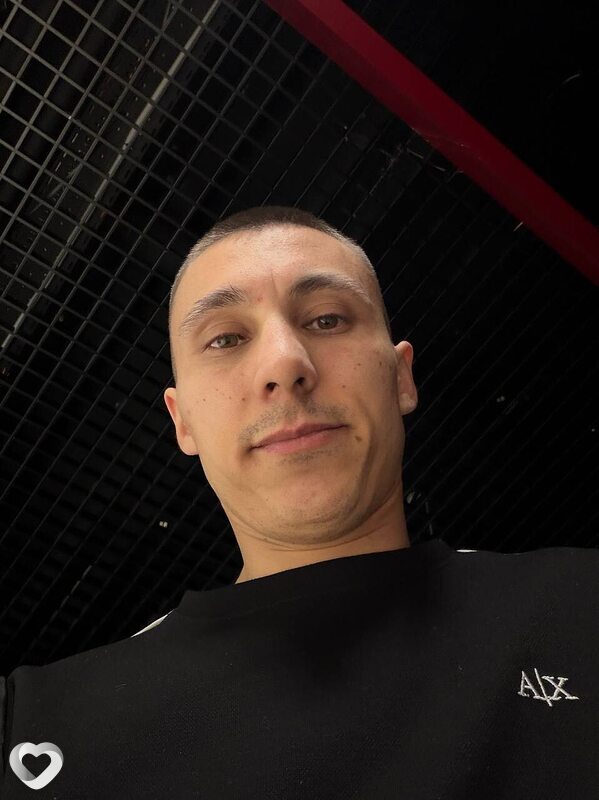 Артур, 28, Кировске — анкета №3843296