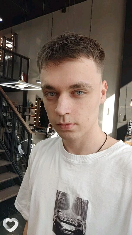 Илья, 19, Москве — анкета №3844130