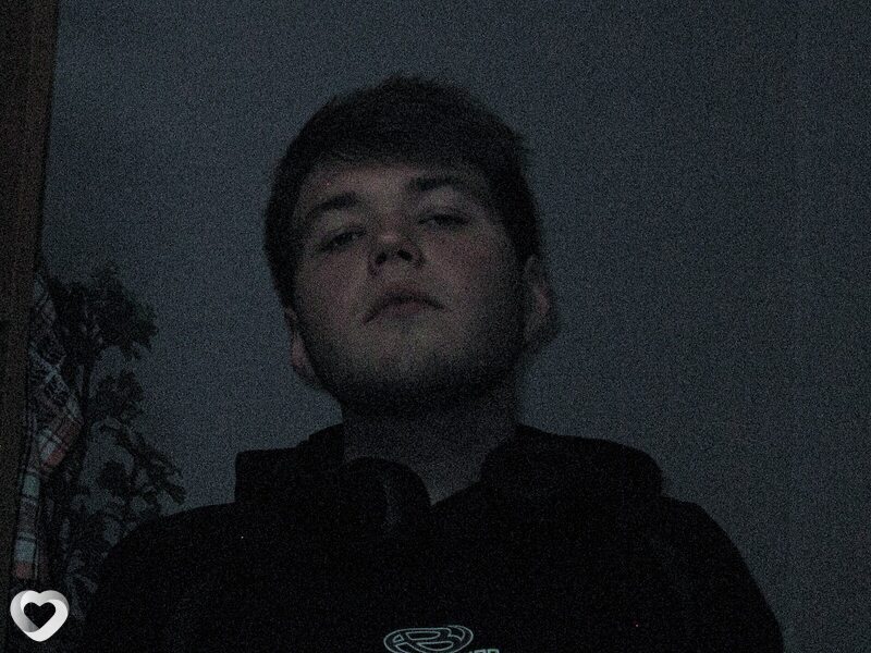 Артём, 19, Томске — анкета №3844687