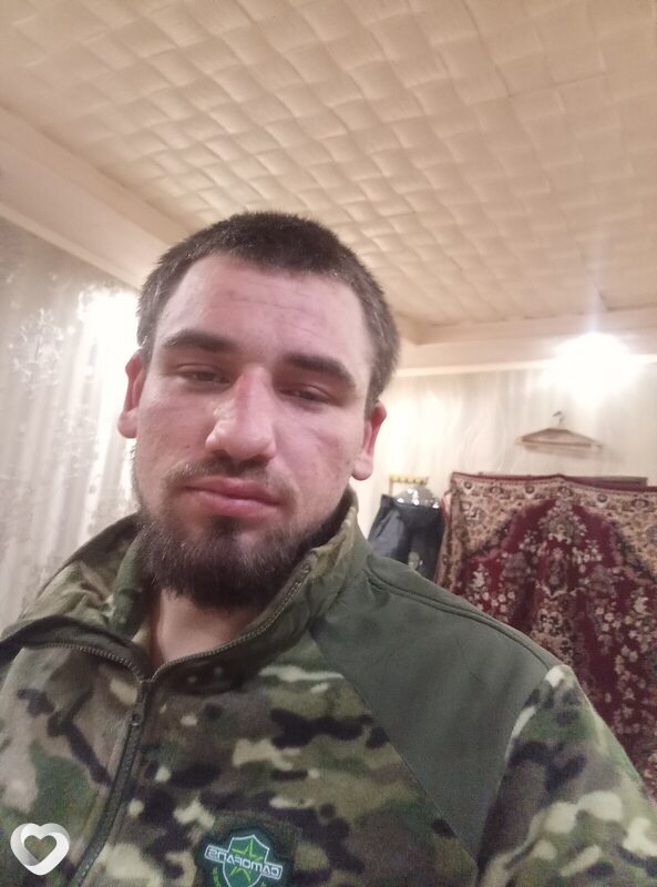 Евгений, 23, Снежном — анкета №3846010