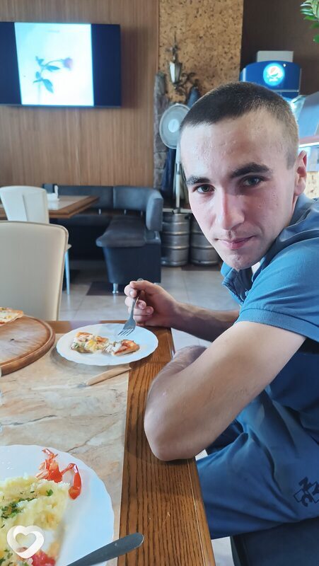 Юра, 24, Львове — анкета №3846323