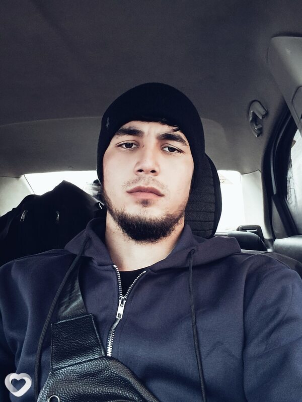 Diyorbek, 23, Ижевске — анкета №3847921