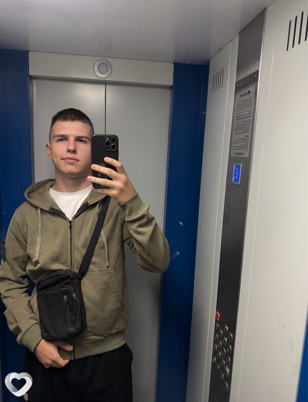 Диман, 20, Москве — анкета №3849326