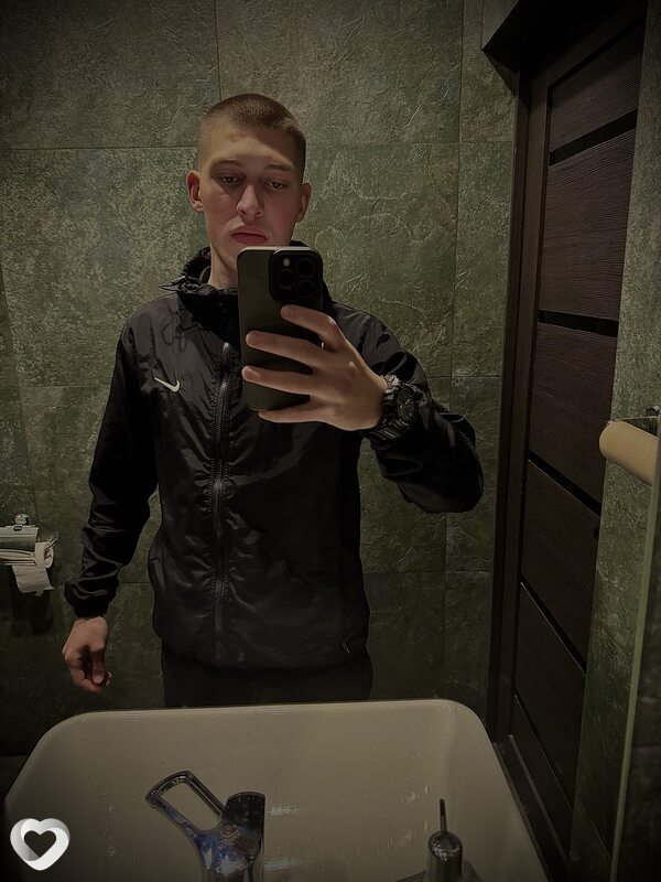Michael, 20, Ачинске — анкета №3852043
