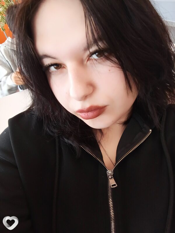 Алёнка, 18, Новотроицке — анкета №3852606
