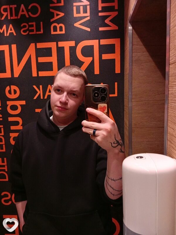 Павел, 19, Тюмени — анкета №3852914