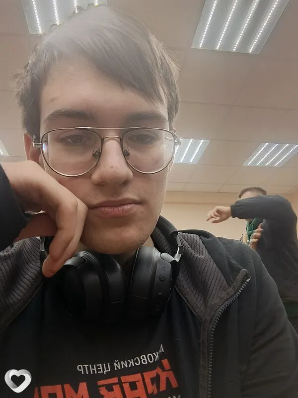 Илья, 20, Москве — анкета №3853404