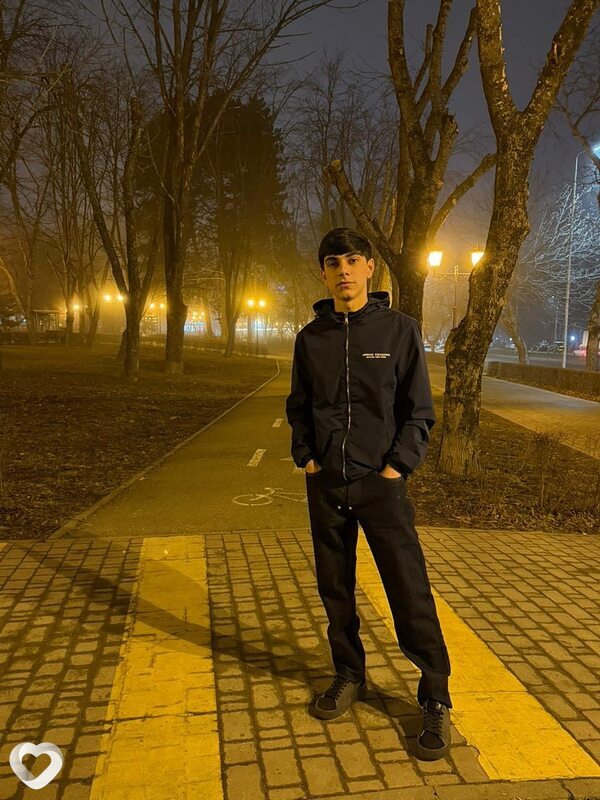 Юра, 20, Пятигорске — анкета №3853405