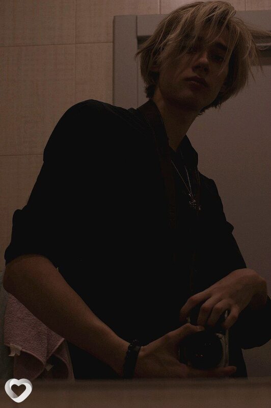 Лев, 21, Санкт-Петербурге — анкета №3855910