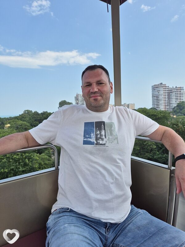 Сашка, 40, Харькове — анкета №3856380