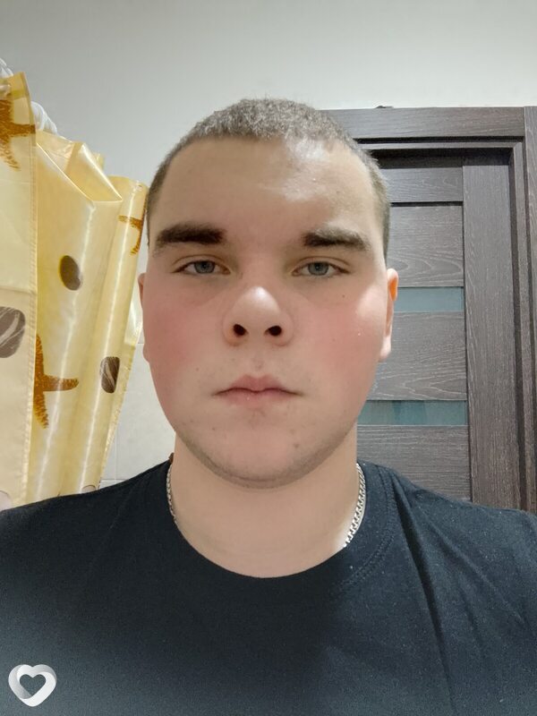 Максим, 22, Шахтах — анкета №3856479