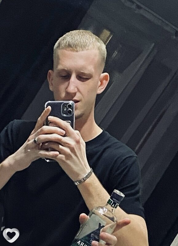 Иван, 21, Красноярске — анкета №3856580