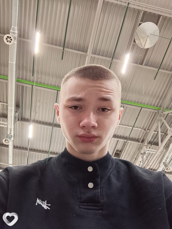 Денис, 19, Минске — анкета №3858145