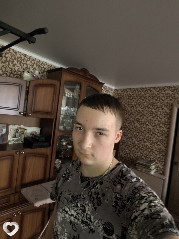 Максим, 19, Орёл — анкета №3859301