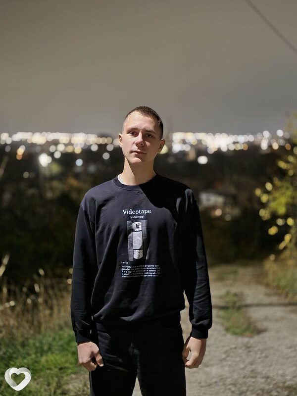 Илья, 20, Мариуполе — анкета №3859723