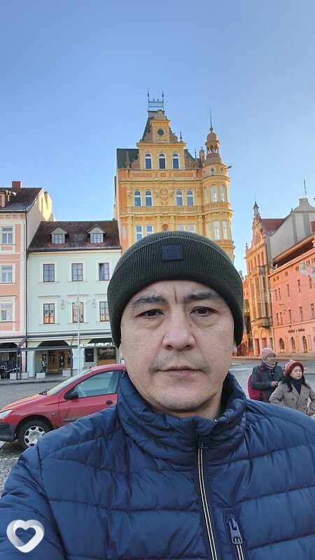 Iskandar, Прага