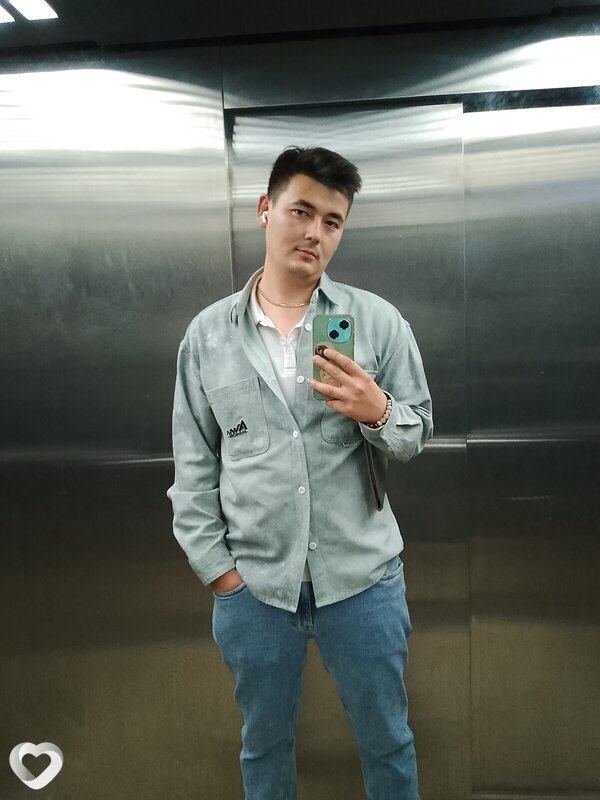 Артур, 26, Коврове — анкета №3862375