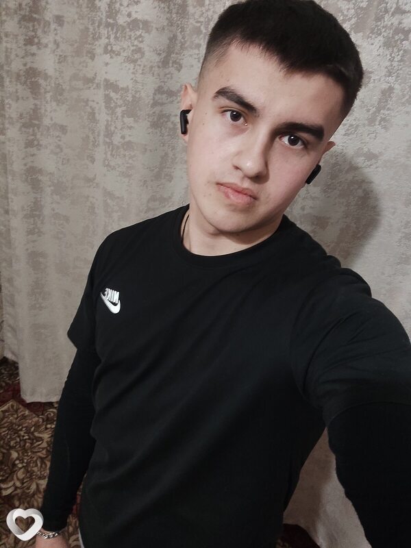 Андрей, 22, Горно-Алтайске — анкета №3866732