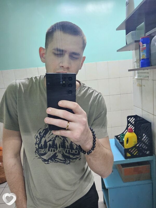 Данил, 22, Ровеньках — анкета №3866909