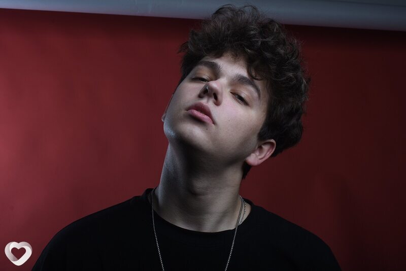 Кирилл, 21, Барнауле — анкета №3866932