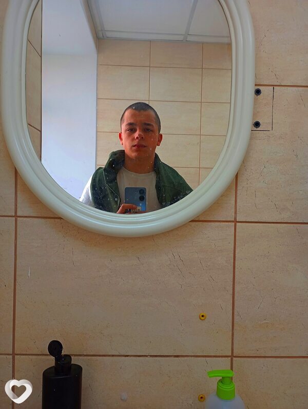 Олег, 19, Луганске — анкета №3867899