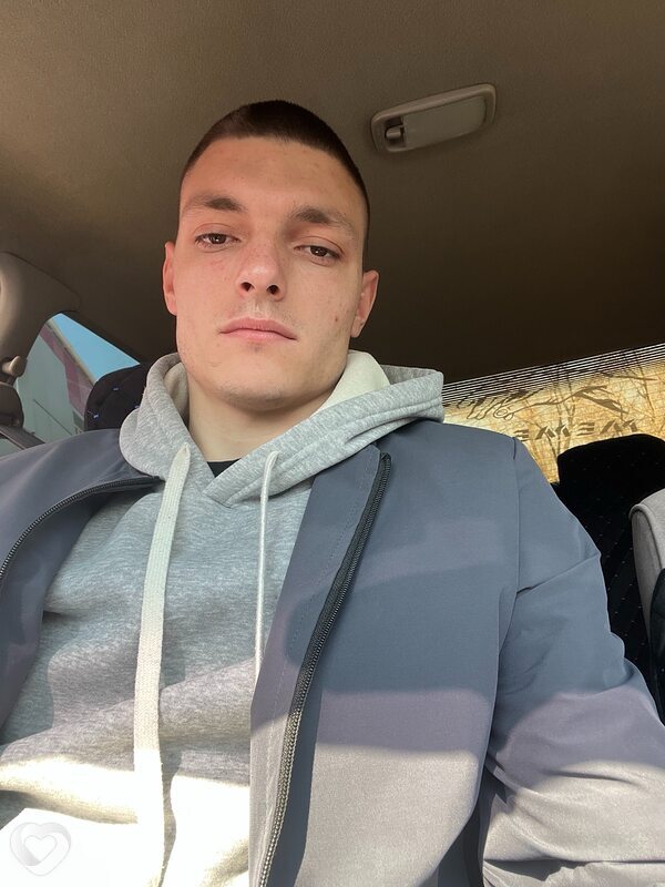 Михаил, 21, Артеме — анкета №3869030