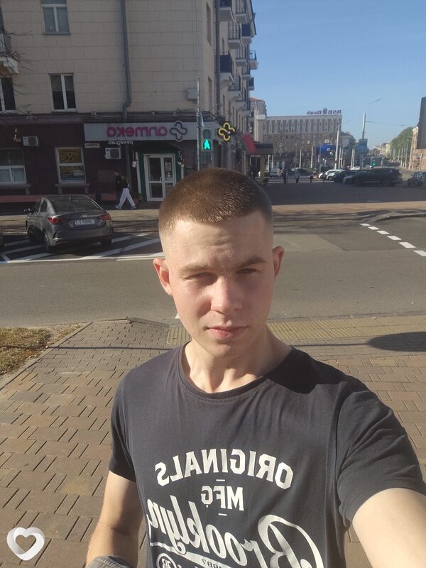 Денис, 19, Кобрине — анкета №3872398