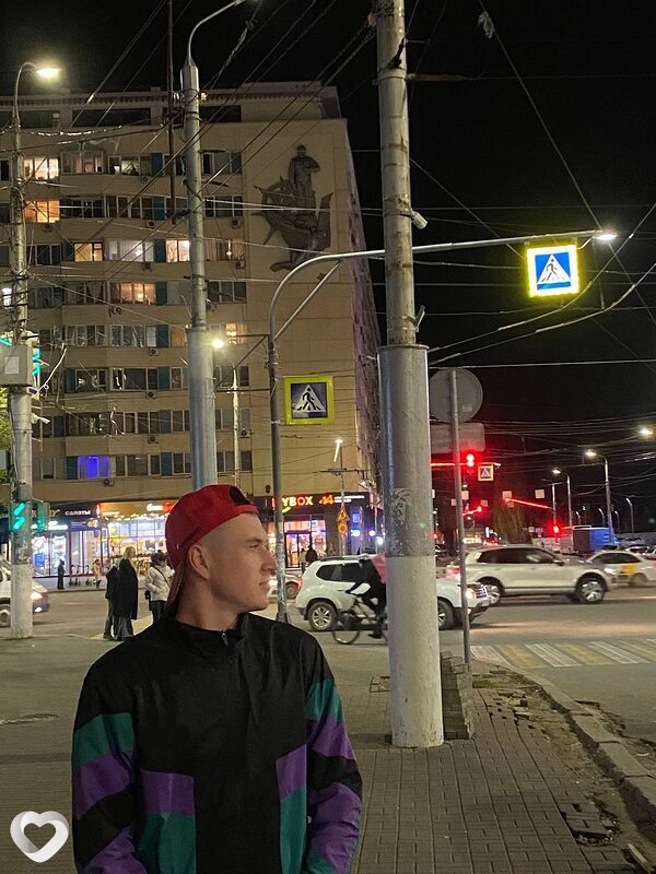 Влад, 21, Москве — анкета №3873570