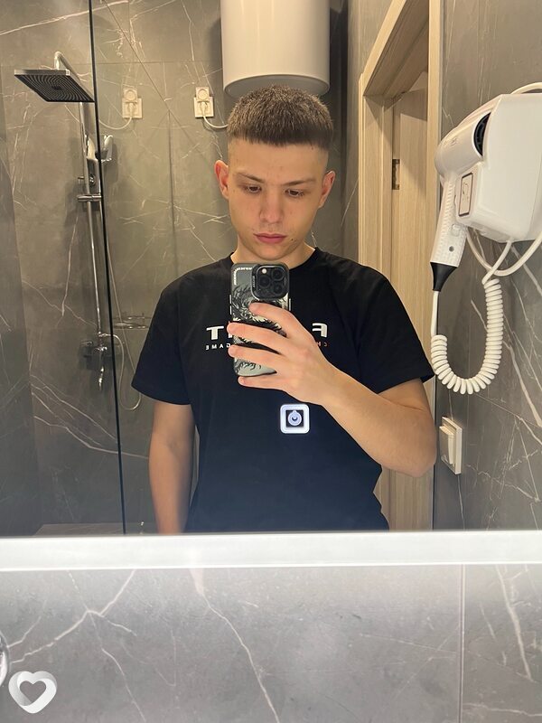 Роман, 21, Новосибирске — анкета №3873038