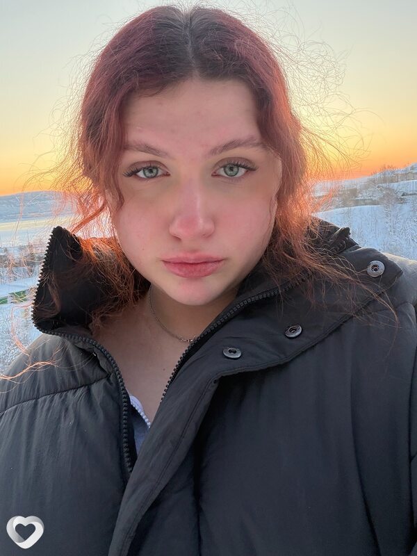 Яна, 18, Мурманске — анкета №3873633