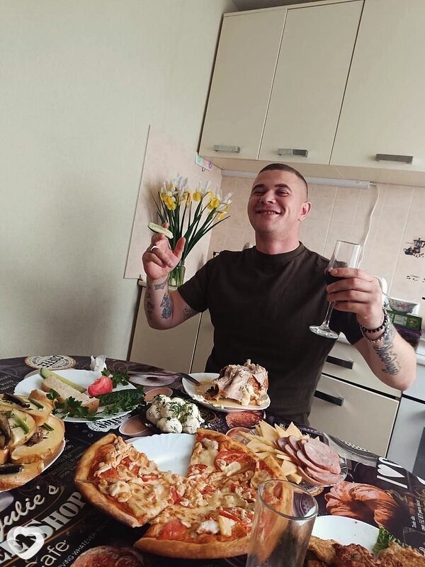 Анатолий, 27, Луганске — анкета №3875225