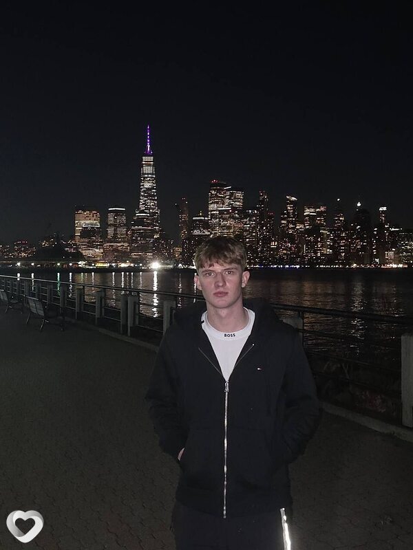 Виктор, 21, Столине — анкета №3875630