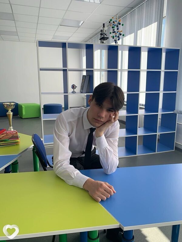 Антон, 21, Омске — анкета №3876086