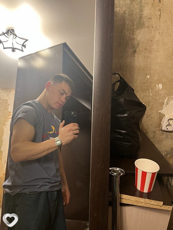 Кирилл, 21, Астрахани — анкета №3876792