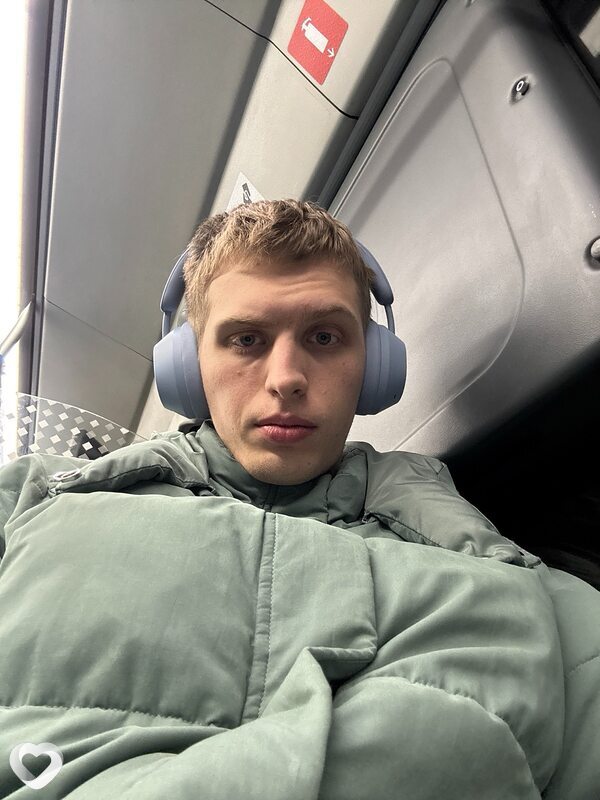 Олег, 21, Москве — анкета №3877623