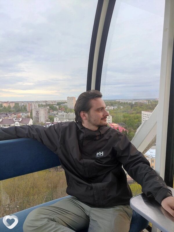 Артем, 27, Москве — анкета №3880460